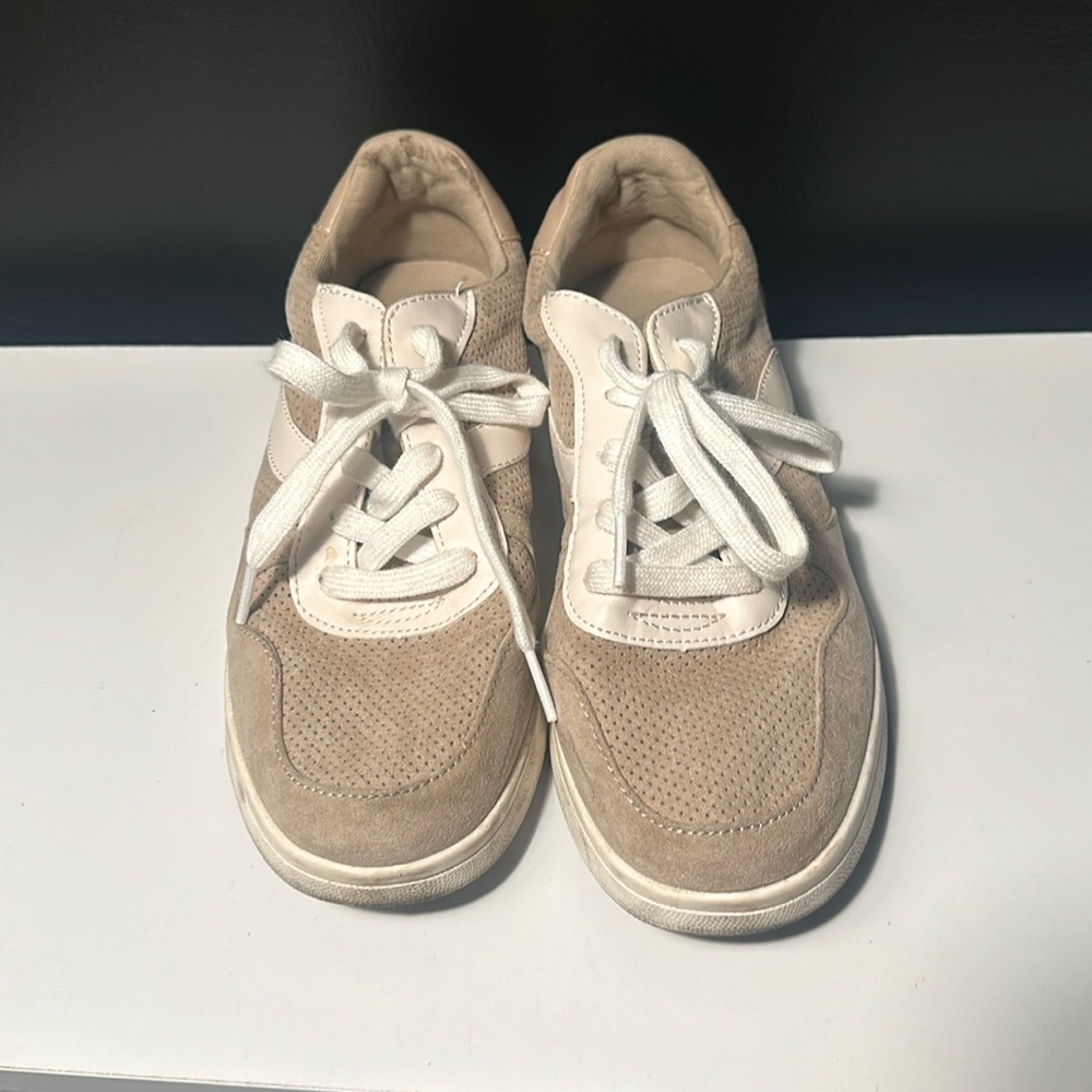 Women sneakers